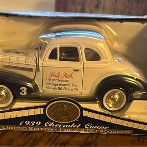 Fleer Collectible 1939 Chevrolet Coupe Die-Cast NY Yankees